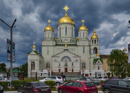 1920px-Cathedral_parish_of_St._Nicholas_in_Nizhny_Novgorod.jpg