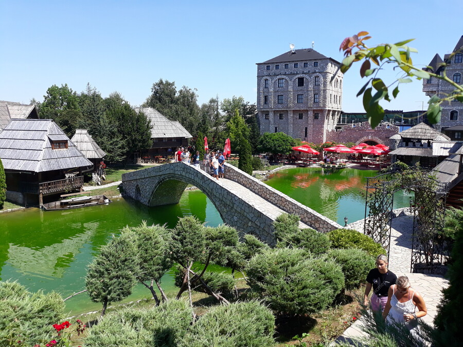 Босния и Герцеговина - город Биелина, монастырь на 5 озер и 