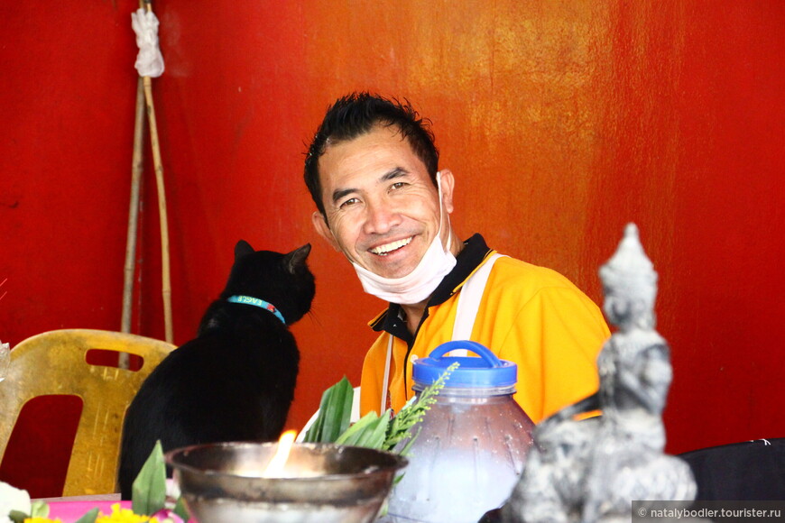 Очаровательная улыбка Таиланда. Часть 1. Какие они, тайцы?