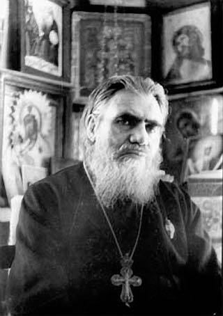 Священник Петр Сухоносов. Служил в церкви станицы Слепцовская с 1960 по 1999 год