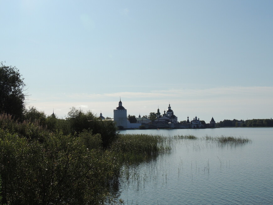 Вид на Кирилло-Белозерский монастырь. 