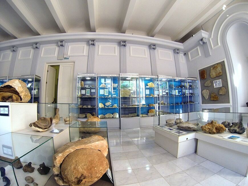 Зал Геологического музея Вернадского