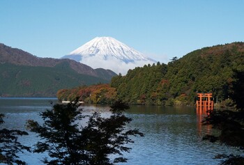 Туристку из РФ убило валуном на горе Фудзи в Японии