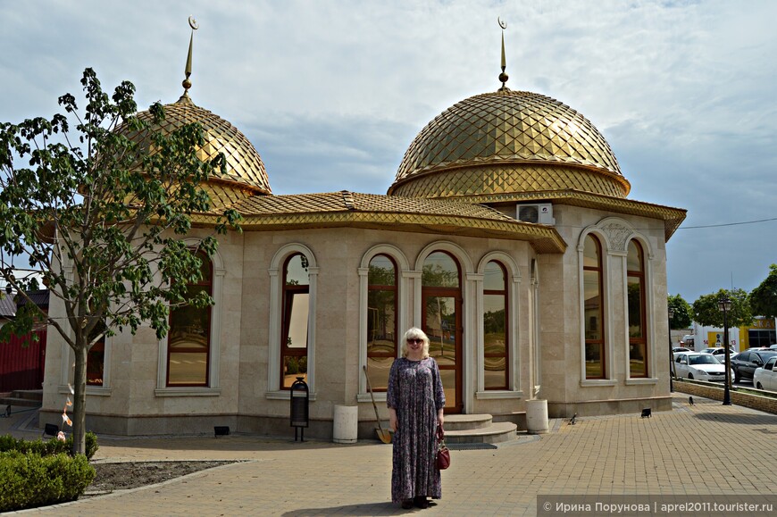 Не все мечети в Грозном грандиозных размеров...