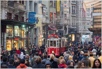Общественный транспорт в Стамбуле стал круглосуточным