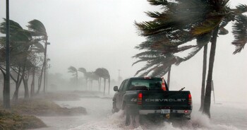 В трёх штатах США эвакуируют жителей из-за урагана «Дориан»