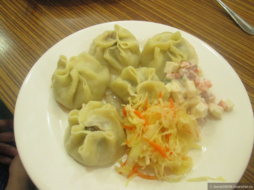 Хорошее заведение с блюдами монгольской кухни
