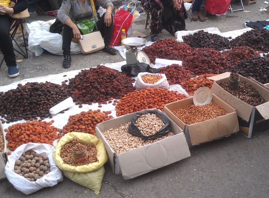 Янгиабадский базар