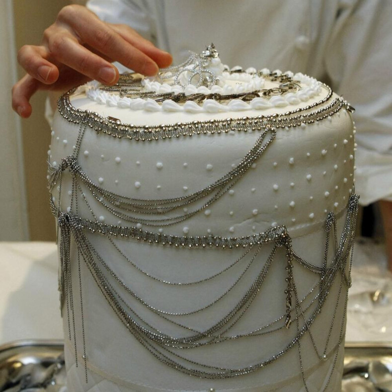 Угощения для миллионеров: сколько стоят самые дорогие торты в мире
