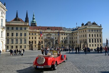Прага запретит в центре города незаконный туристический транспорт