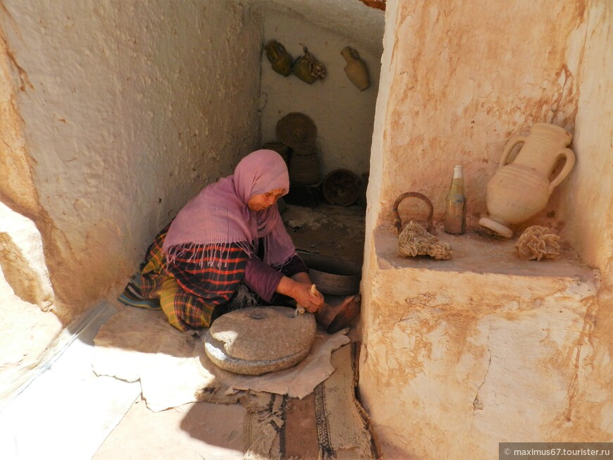 Экскурсия в Сахару. Ч - 2. В гостях у бабушки-троглодитки