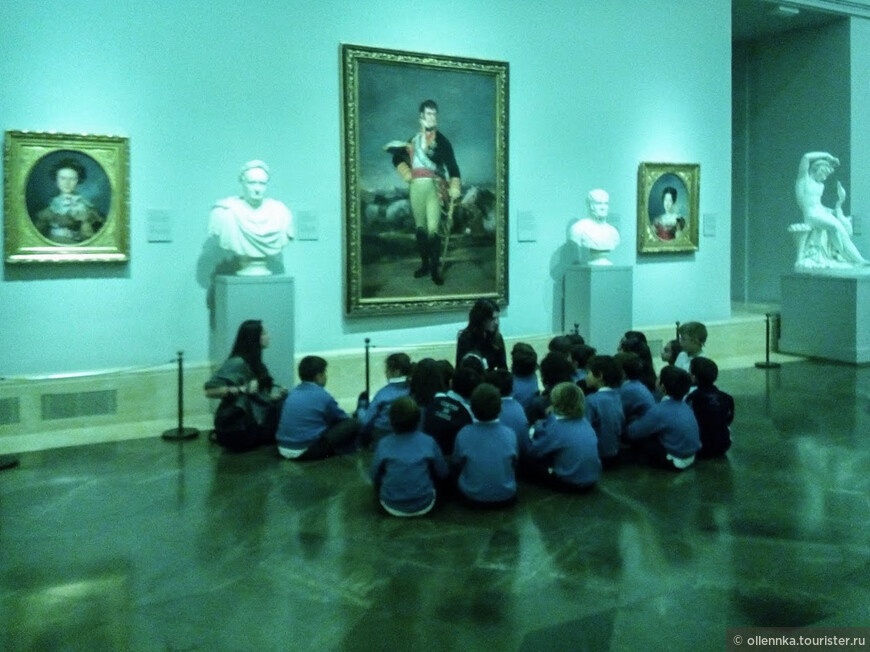 Группа школьников в музее Прадо