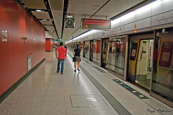 В метро Гонконга поезд сошёл с рельсов, есть пострадавшие 
