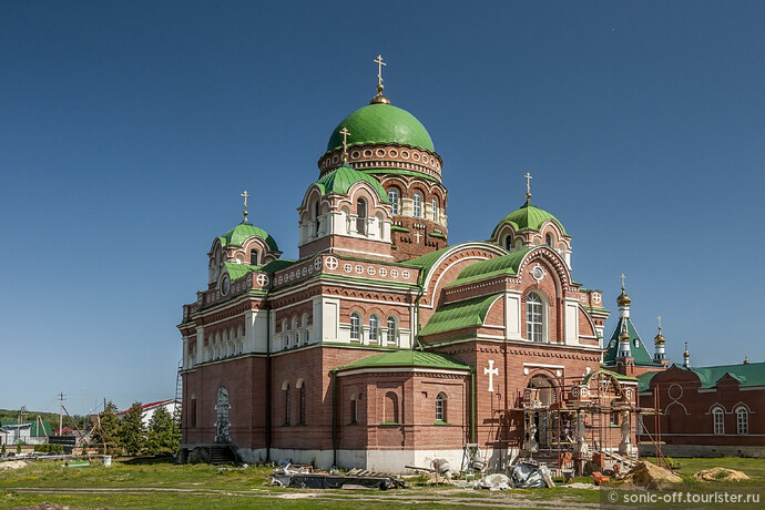 Собор Владимирской иконы Божьей Матери 1893 г.  С начала 2005 года начата активная работа по реставрации и реконструкции собора.