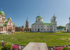 Ансамбль Троекуровского монастыря