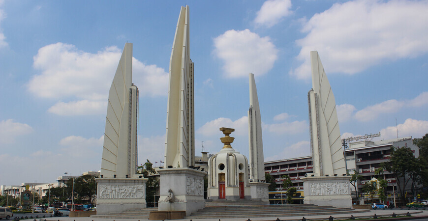 Монумент Демократии (Democracy Monument)