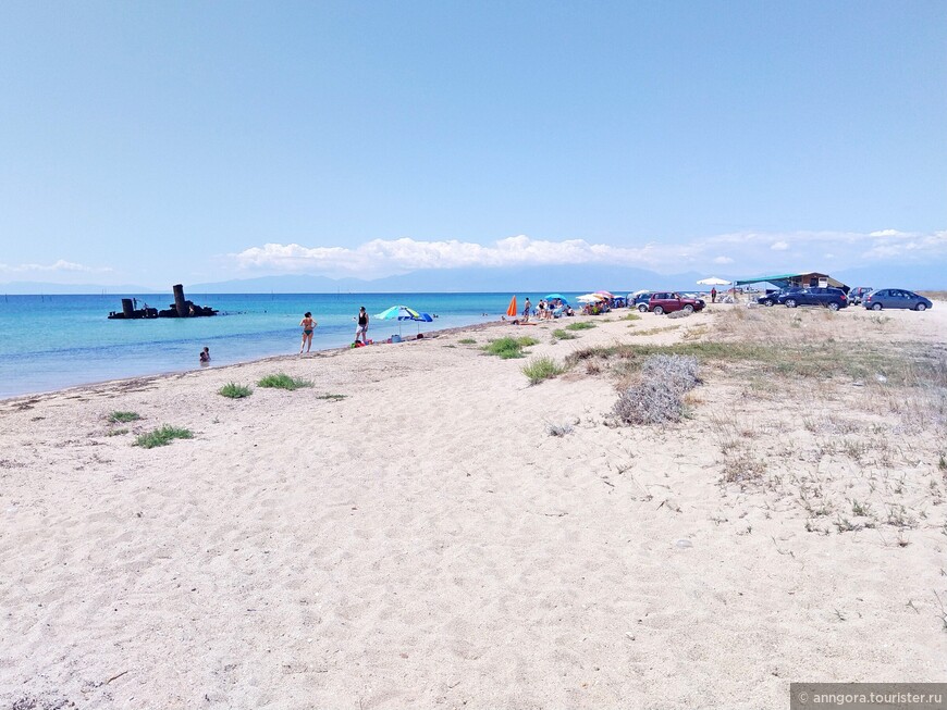 Полуостров Халкидики. Пляж с затонувшим кораблем и проблемы парковки в Салониках