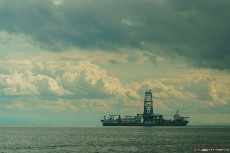 Нефтяные платформы вблизи Брунея