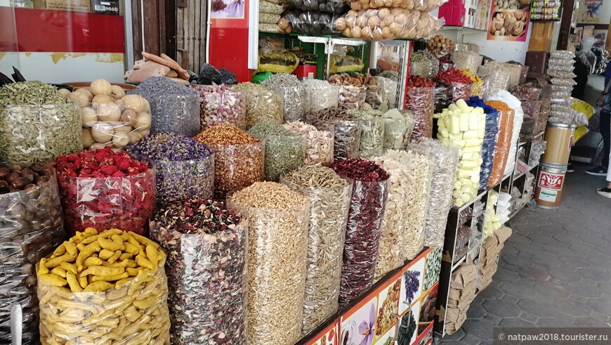 Дурманящий аромат Дубая — дубайский рынок специй (Dubai Spice Souk)