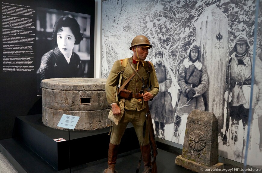 Японский пограничник на фоне японской актрисы Ёсико Окада. Сахалин. 1925-1945. Экспозиция ММК -Победа-
