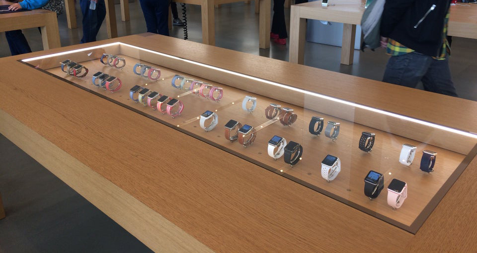 Apple Store в Барселоне на площади Каталонии - цены, адрес ...