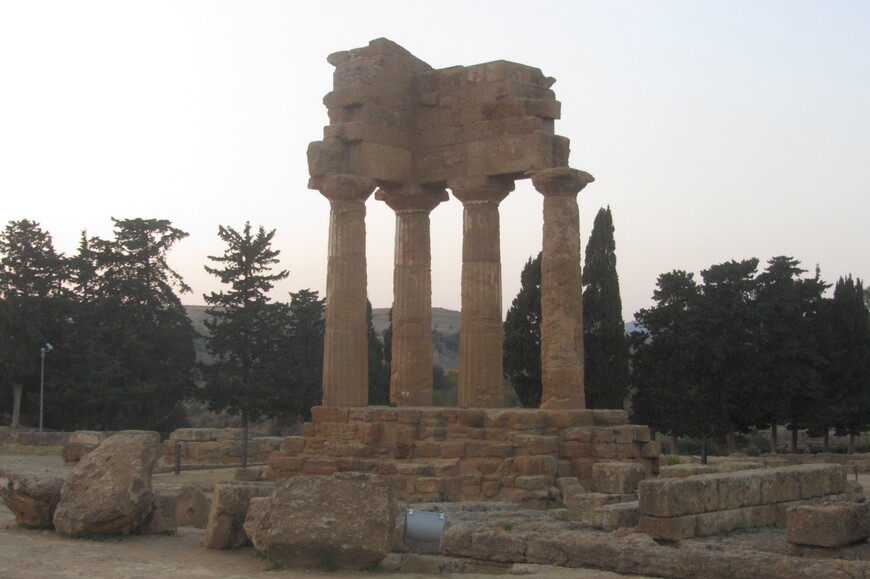Храм Геры Лацинии (Юноны)