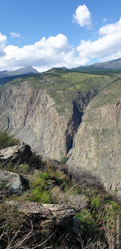Чулышманское нагорье с водопадом высотой около 100 м