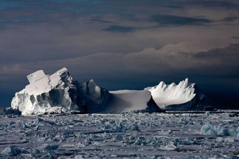 Вечный лед и безмолвие Антарктиды: завораживающие фото самого холодного континента на Земле