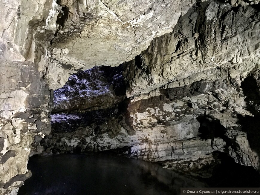 Подземное озеро в одном из ответвлений пещеры