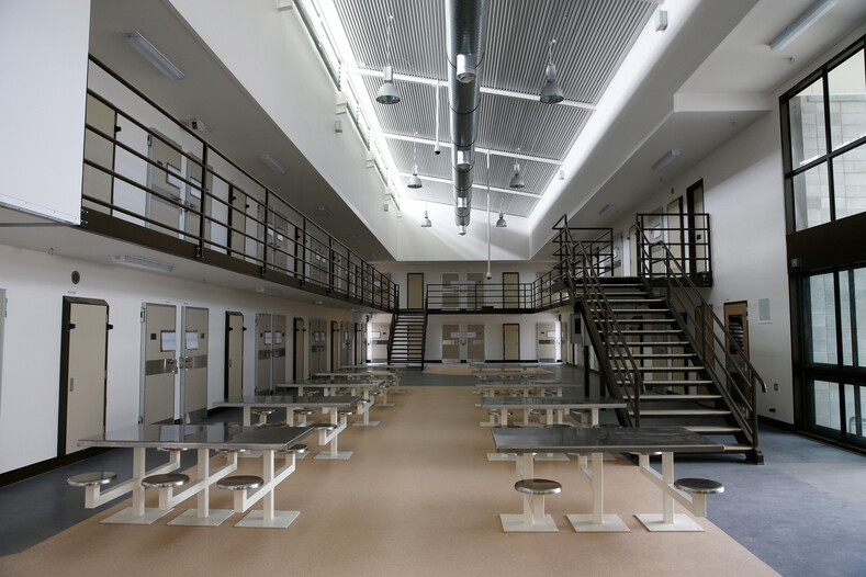 Тюрьмы строгого комфорта: топ-10 самых шикарных тюрем мира