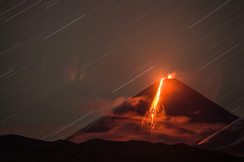 На Камчатке началось извержение Ключевского вулкана