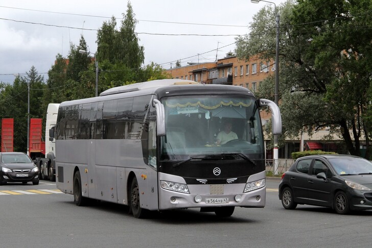 Автобус Кириши — Санкт-Петербург