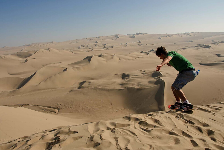 100 человек в пустыне: фото о жизни среди песчаных перуанских дюн (узнайте, чем это место покорит вас)