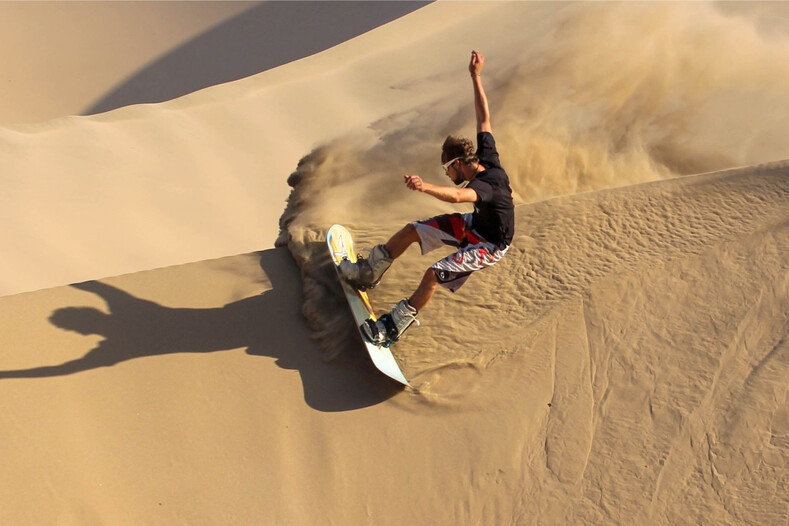100 человек в пустыне: фото о жизни среди песчаных перуанских дюн (узнайте, чем это место покорит вас)