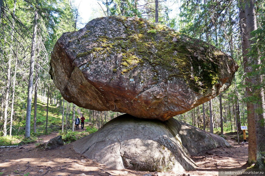 Камень-валун   Kummakivi (61.493441385, 28.429346978 )
