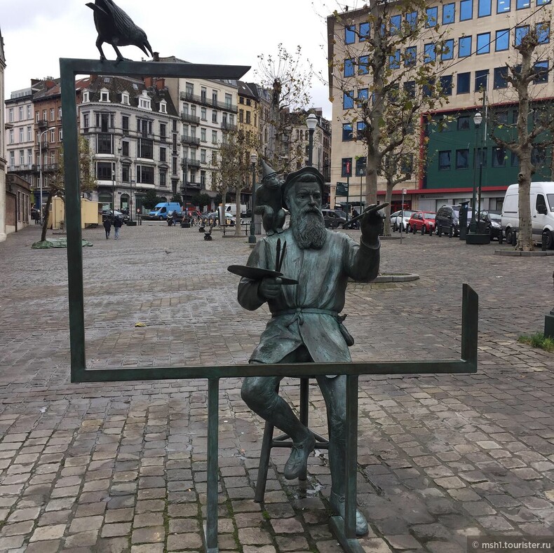 Скульптура в городе