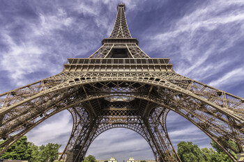 В Париже закрылась Эйфелева башня и музей Орсе