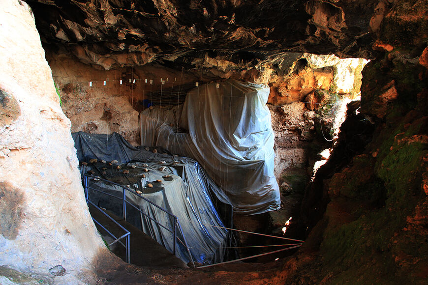 Раскопки и исследования в пещере