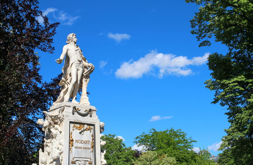 Памятник Моцарту в Вене