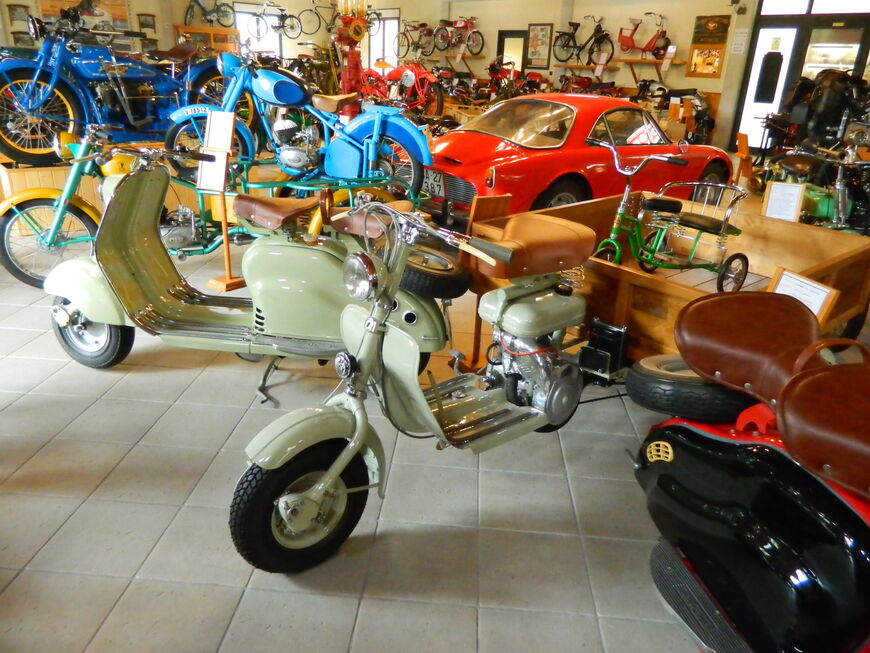 Музей ретроавтомобилей и мотоциклов