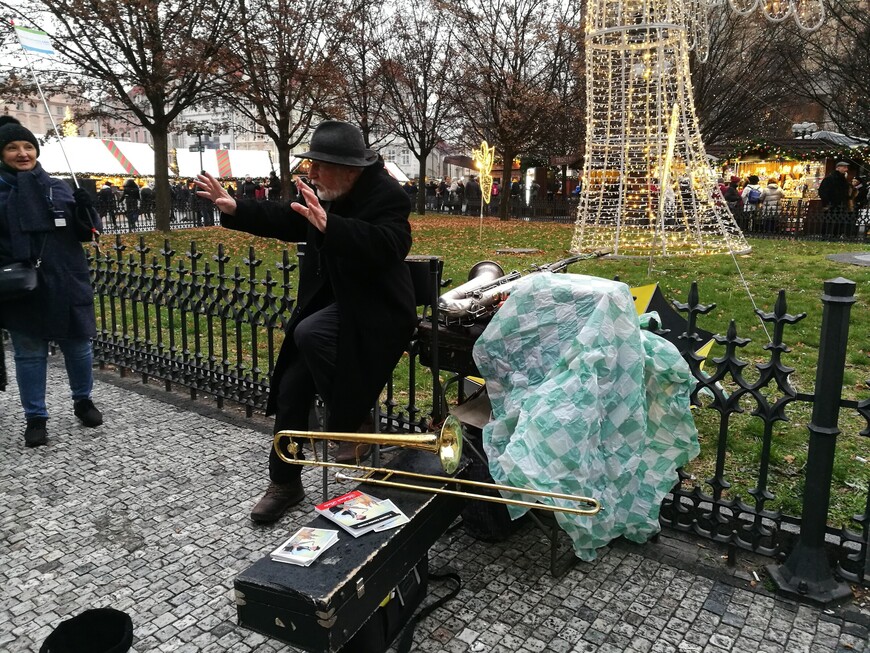 Владимир Пинта, самый известный уличный музыкант Праги. Экскурсии в четверг, воскресенье. 