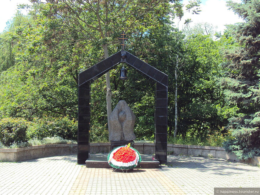 Памятник жертвам аварии на ЧАЭС.