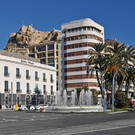 Площадь Пуэрта-дель-Мар и Дом Карбонеля 