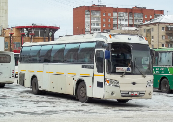 Автобус Екатеринбург — Качканар