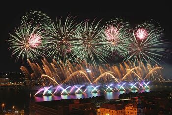 Фейерверк в Риге на День Города