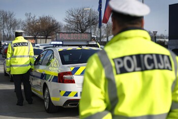 В Словении туриста из РФ задержали по подозрению в провозе взрывчатки