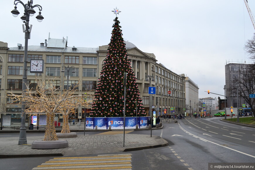 Москва новогодняя без снега