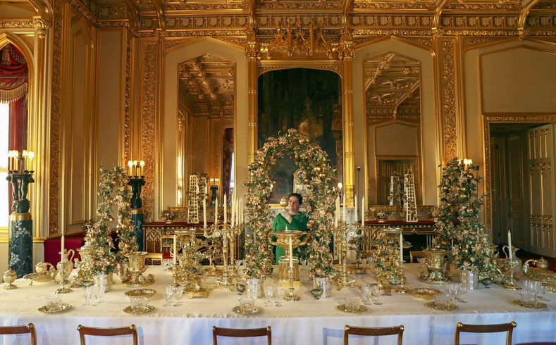 А вы знали, как Елизавета II и ее семья празднует Рождество: фото из королевских резиденций