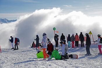 На горных курортах Сочи начали продавать единые ски-пассы
