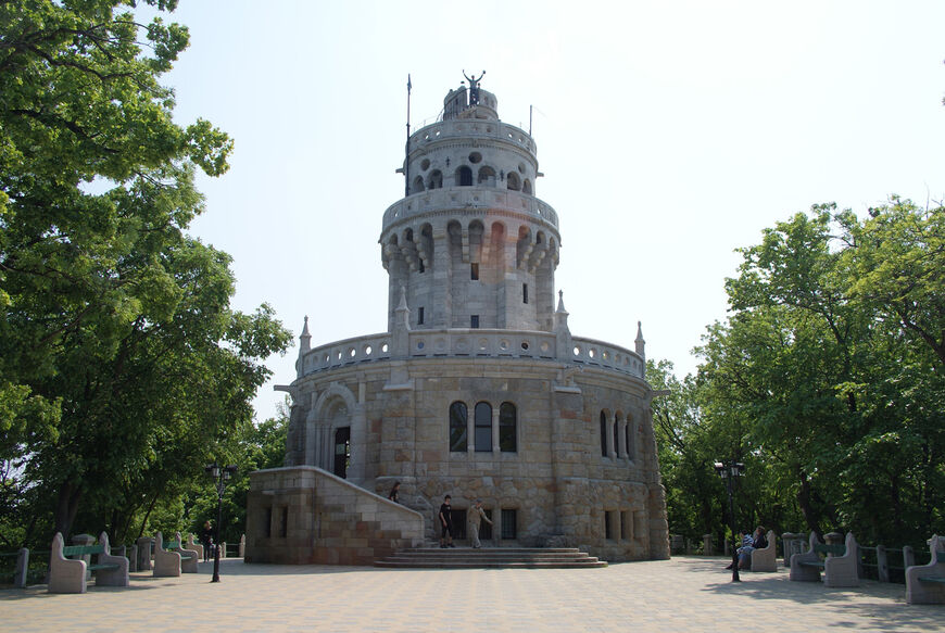 Башня Эржебет на горе Янош